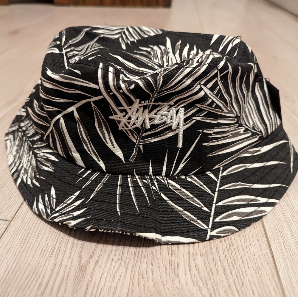 NWT Stussy Palm Tree Black Bucket Hat